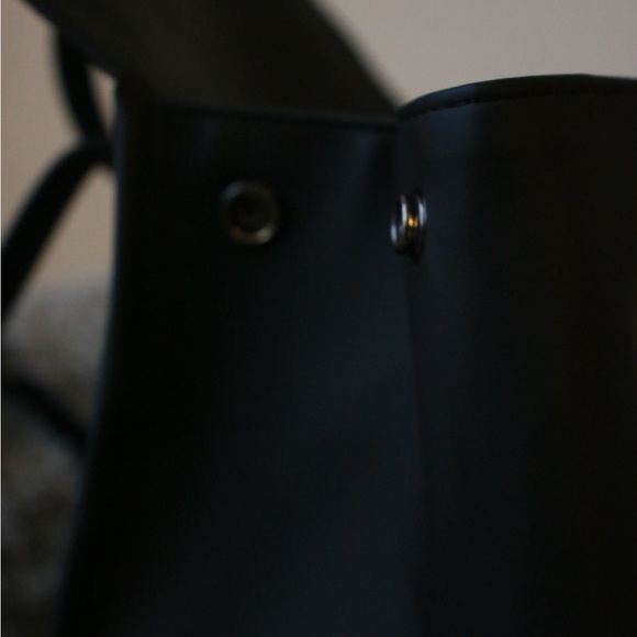 Rains Rucksack Cargo Waterproof Black Backpack - Picture 4 of 10